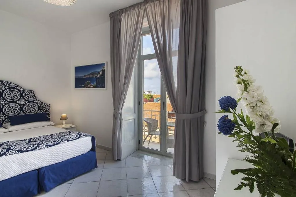 Double or Twin SUPERIOR CITY VIEW Room, Palazzo Starace, Naples