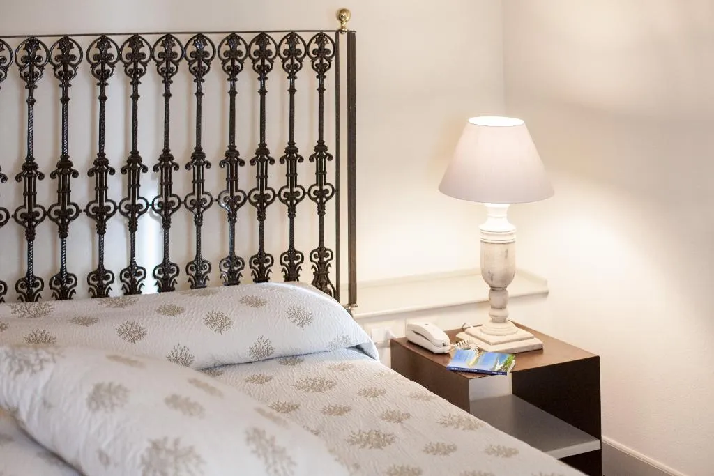 Room, Maison Tresnuraghes, Cagliari