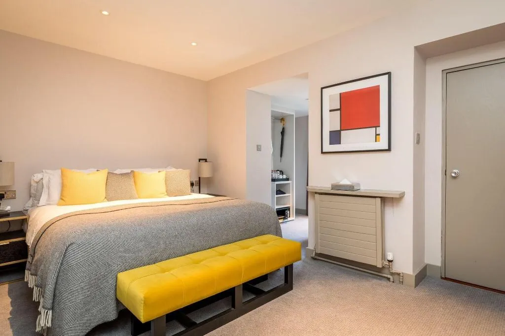 Room, Number 31, Dublin