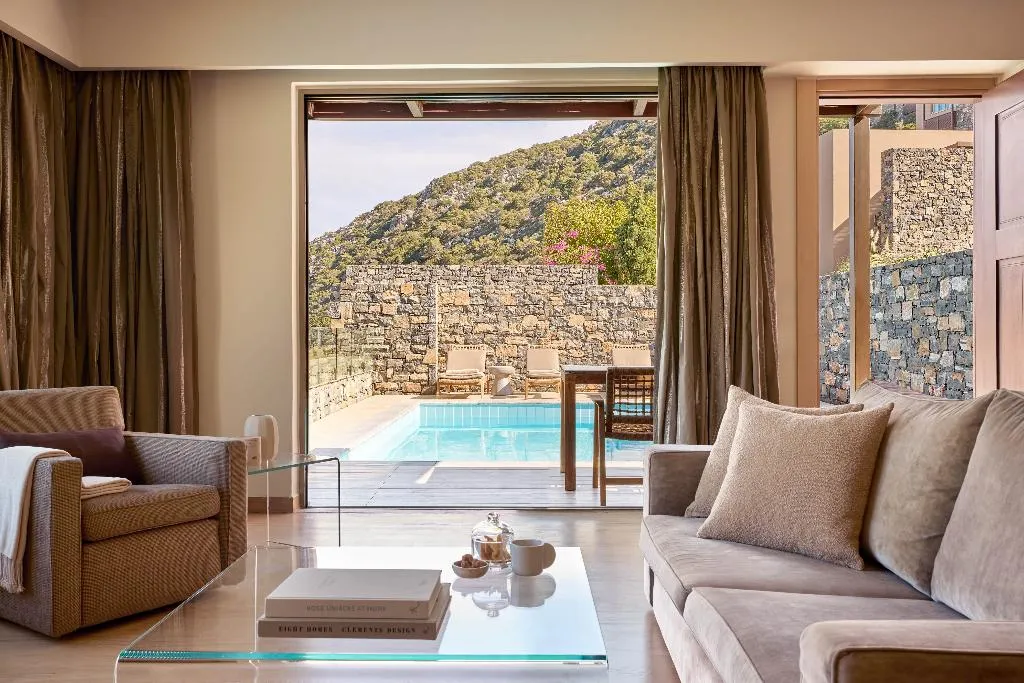 VILLA TWO BEDROOMS WITH PRIVATE POOL Room, Daios Cove, Crete