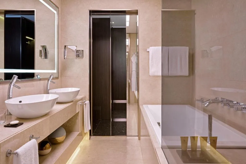 Room, Excelsior Hotel Gallia, a Luxury Collection Hotel, Milan
