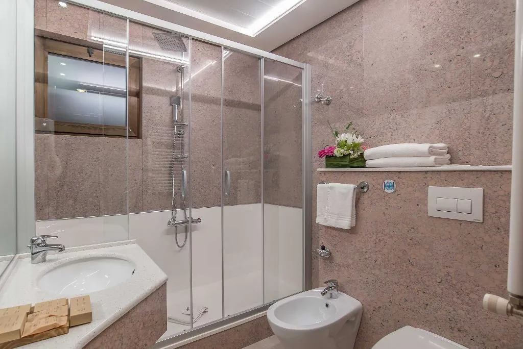 JUNIOR SUITE CAPACITY 3 Room, La Giocca Hotel, Rome