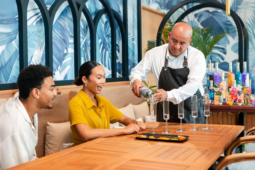 Sports and Entertainment, Hyatt Vivid Grand Island, Cancun Area