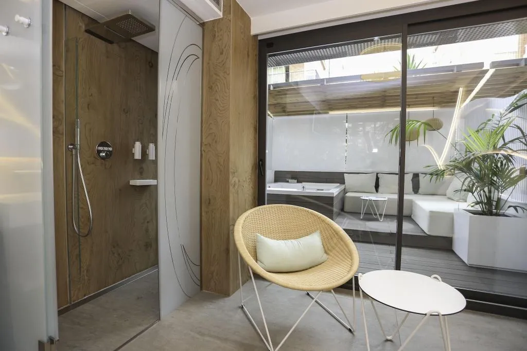 DOUBLE DELUXE KING BED Room, Kaktus Playa, Costa Brava