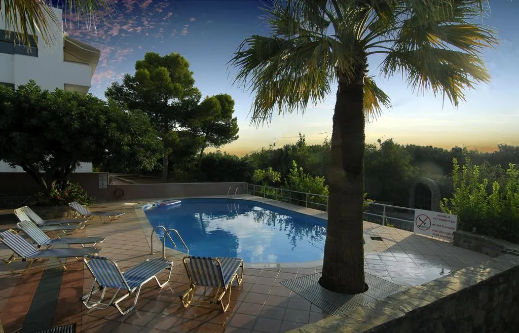 Pool, Lato, Crete