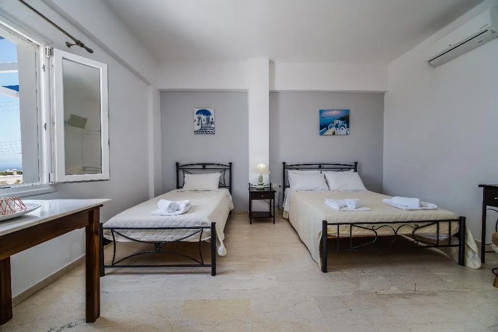 QUADRUPLE STANDARD Room, Stavros Villas, Santorini