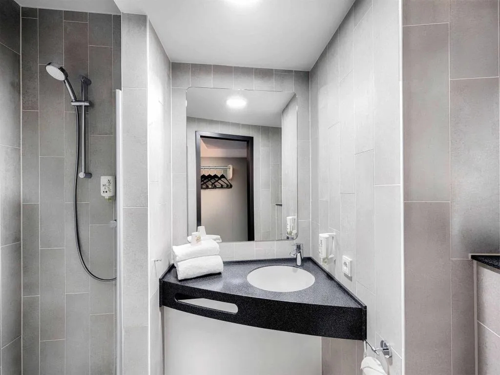 DOUBLE PREMIUM Room, B&B HOTEL Berlin City West, Berlin