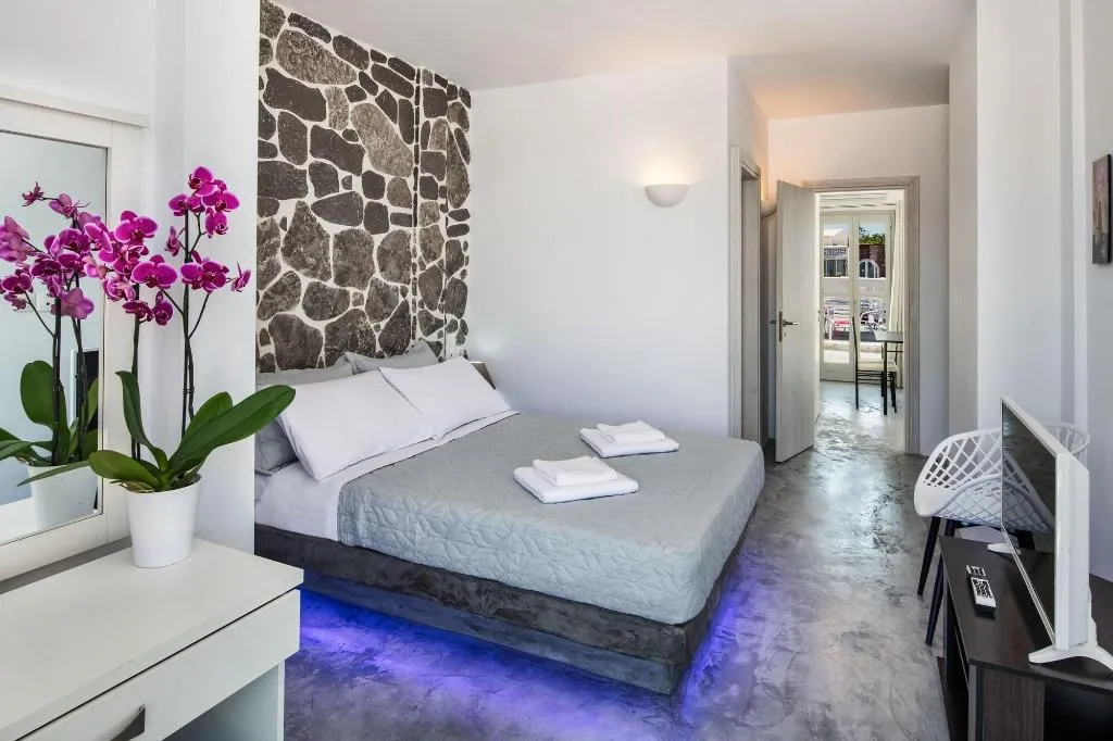 Room, Sun Springs, Santorini