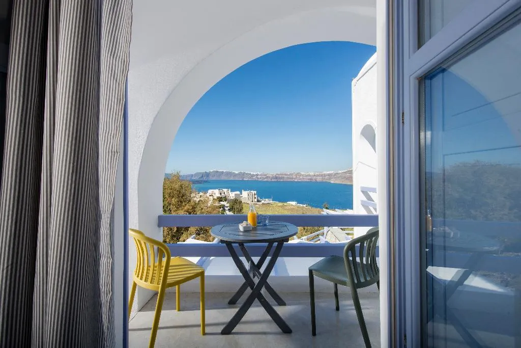JUNIOR SUITE STANDARD Room, Earino Suites and Villas, Santorini