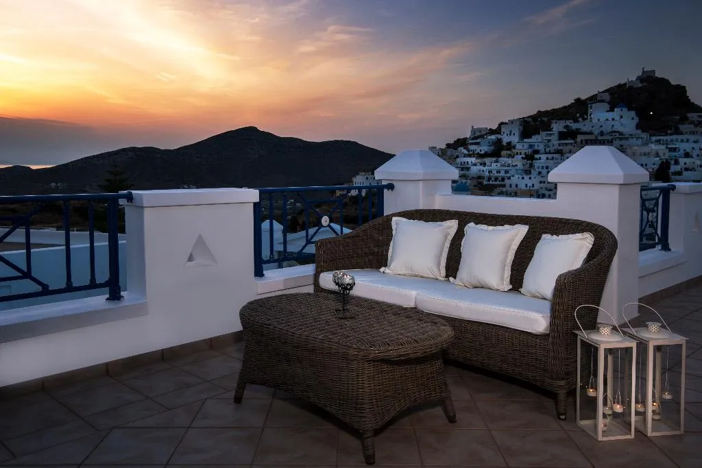 DOUBLE SUPERIOR Room, Lofos Village, Santorini