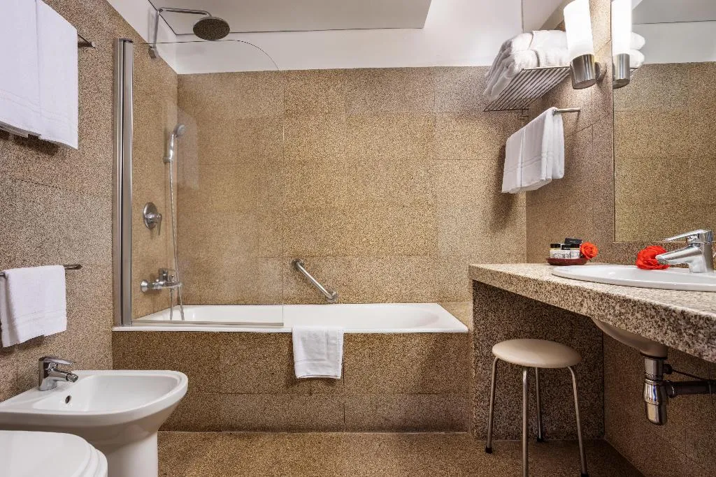 Double or Twin SUPERIOR Room, Pousada Mosteiro de Guimaraes - Monument Hotel, Porto