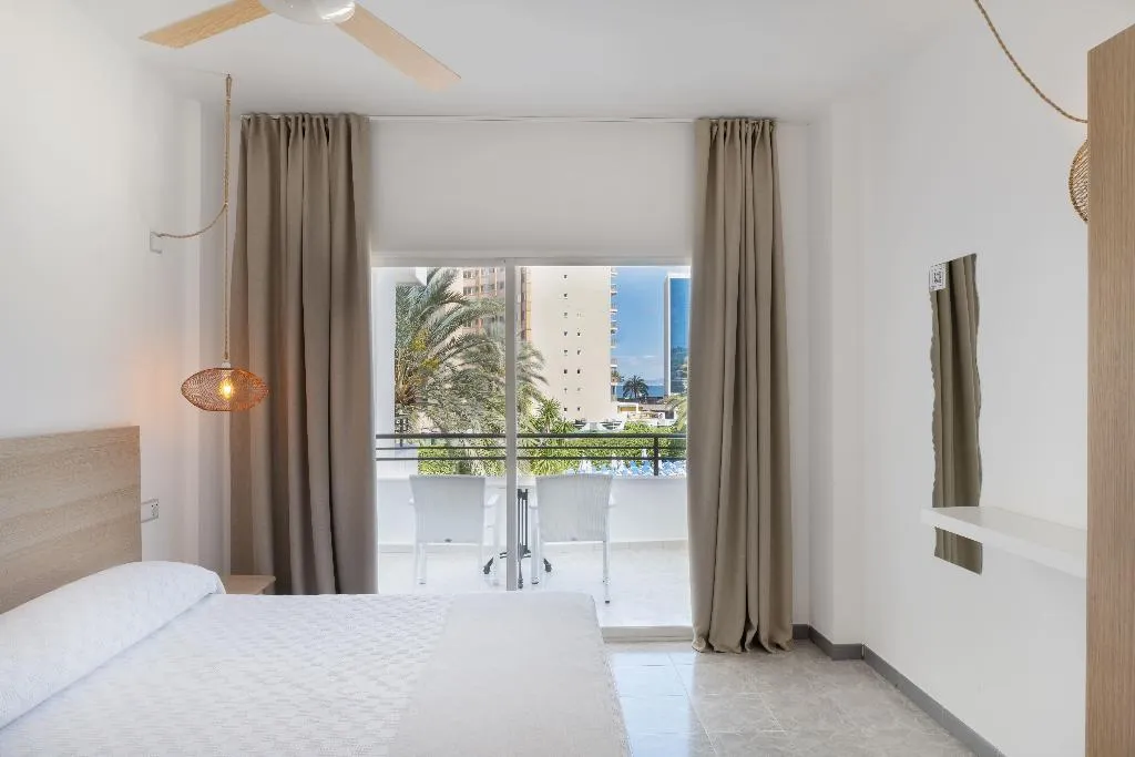 JUNIOR SUITE STANDARD Room, Sol Lunamar Palmanova Apartamentos, Majorca