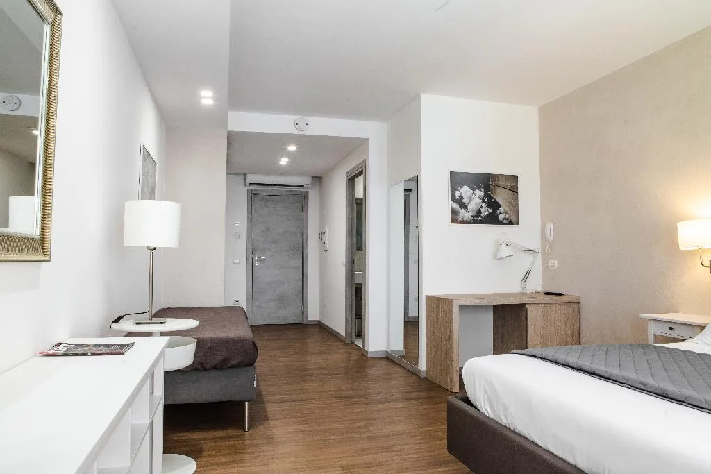 TRIPLE SUPERIOR Room, Prestige Rooms Chiaia, Naples