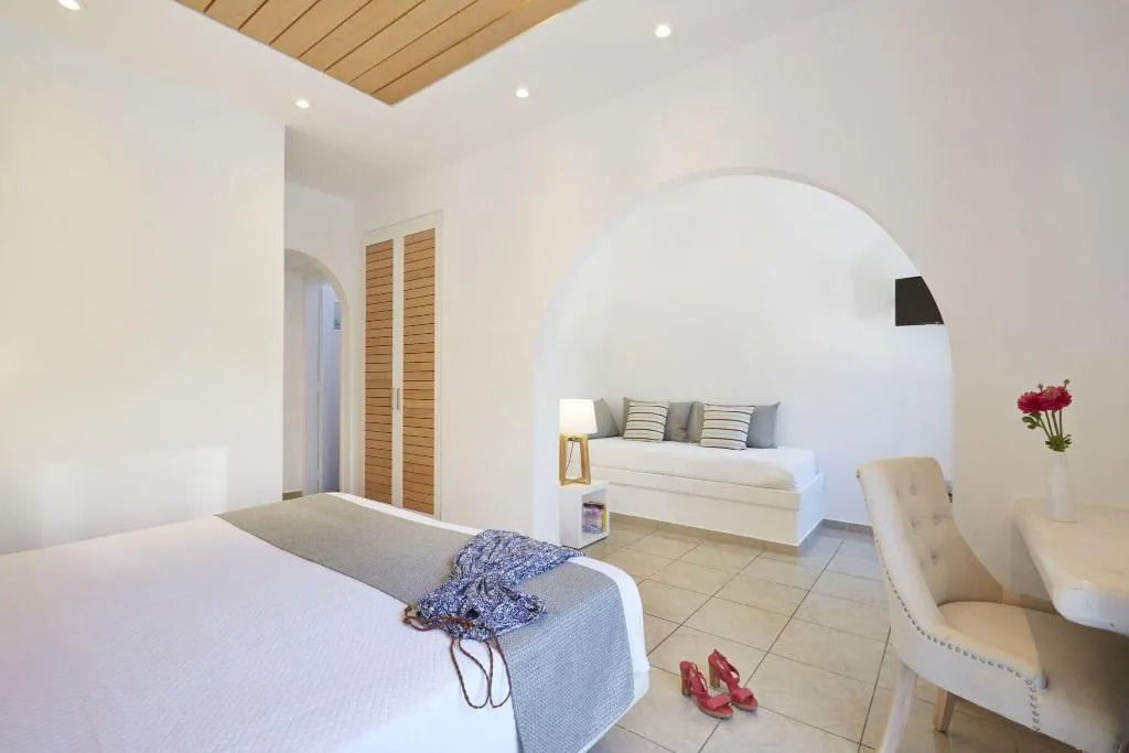 Double or Twin QUEEN SIZE BED Room, Hermes, Santorini