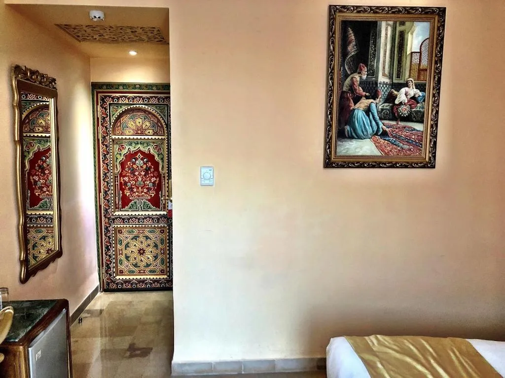 Room, Royal Victoria, Tunisia