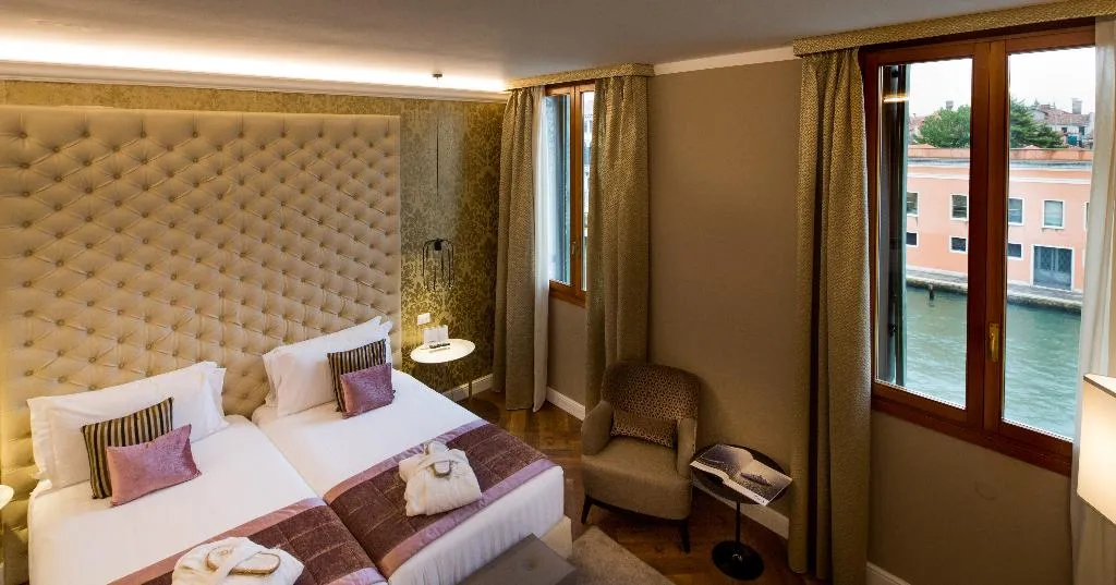 Double or Twin SUPERIOR WITH VIEWS Room, CHC Continental, BW Premier Collection, Venice