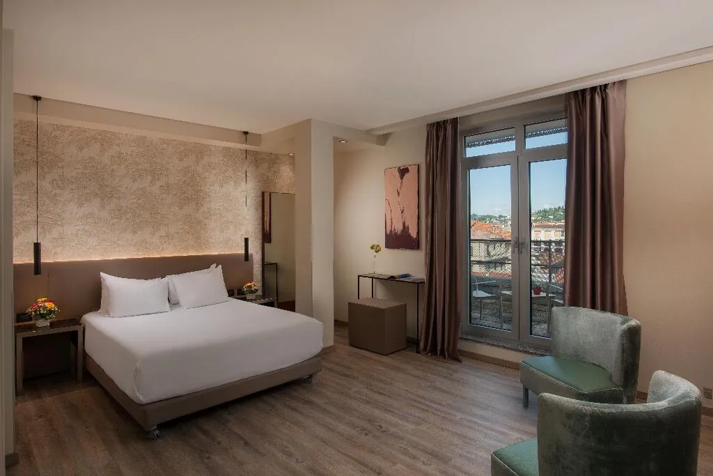 Room, NH Bergamo, Milan