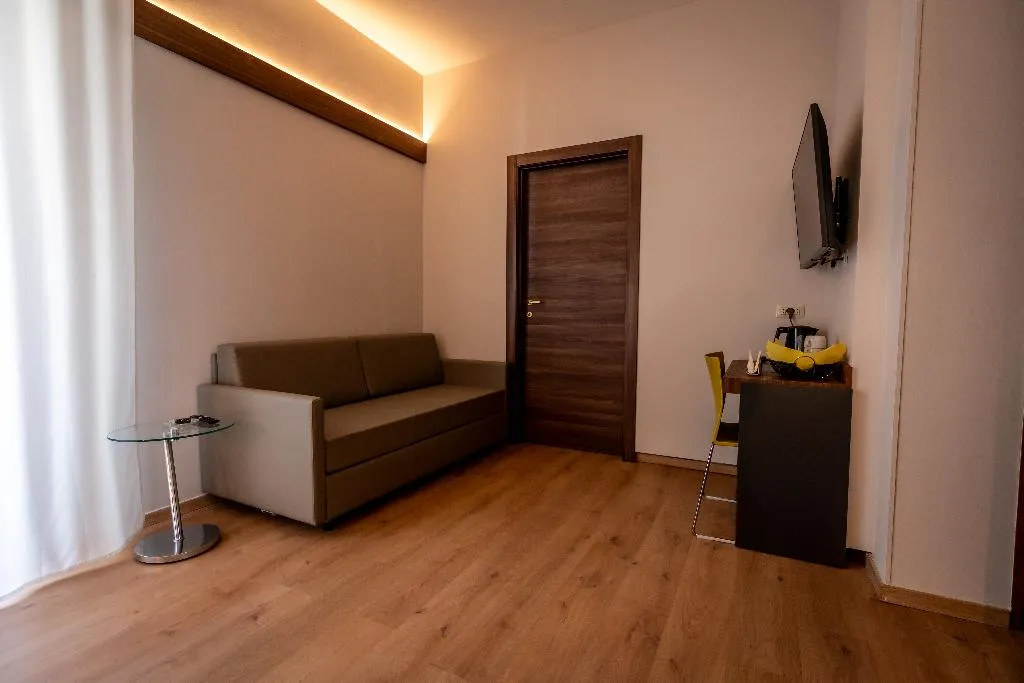 TRIPLE CLASSIC Room, Residence Porta Al Prato, Florence