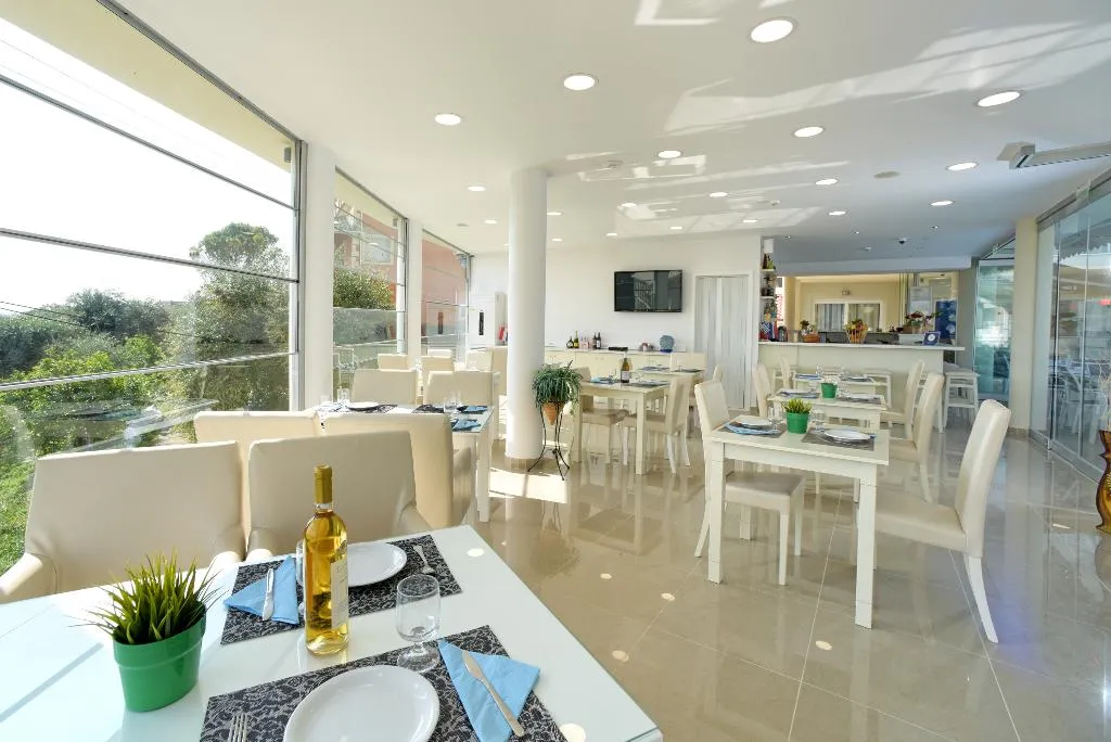 Bar, Palapart Gikas Suites And Studios, Corfu