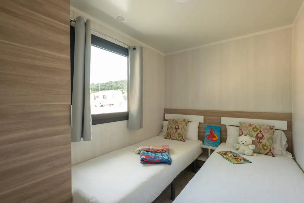 FAMILY ROOM TWO BEDROOMS ONE BATHROOM Room, Berga Resort - The Mountain - Wellness center -SPA, Barcelona