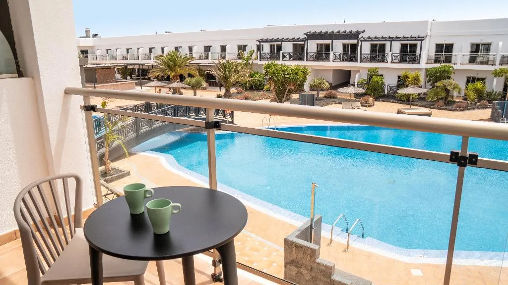 QUADRUPLE POOL VIEW Room, Coral Cotillo Beach, Fuerteventura