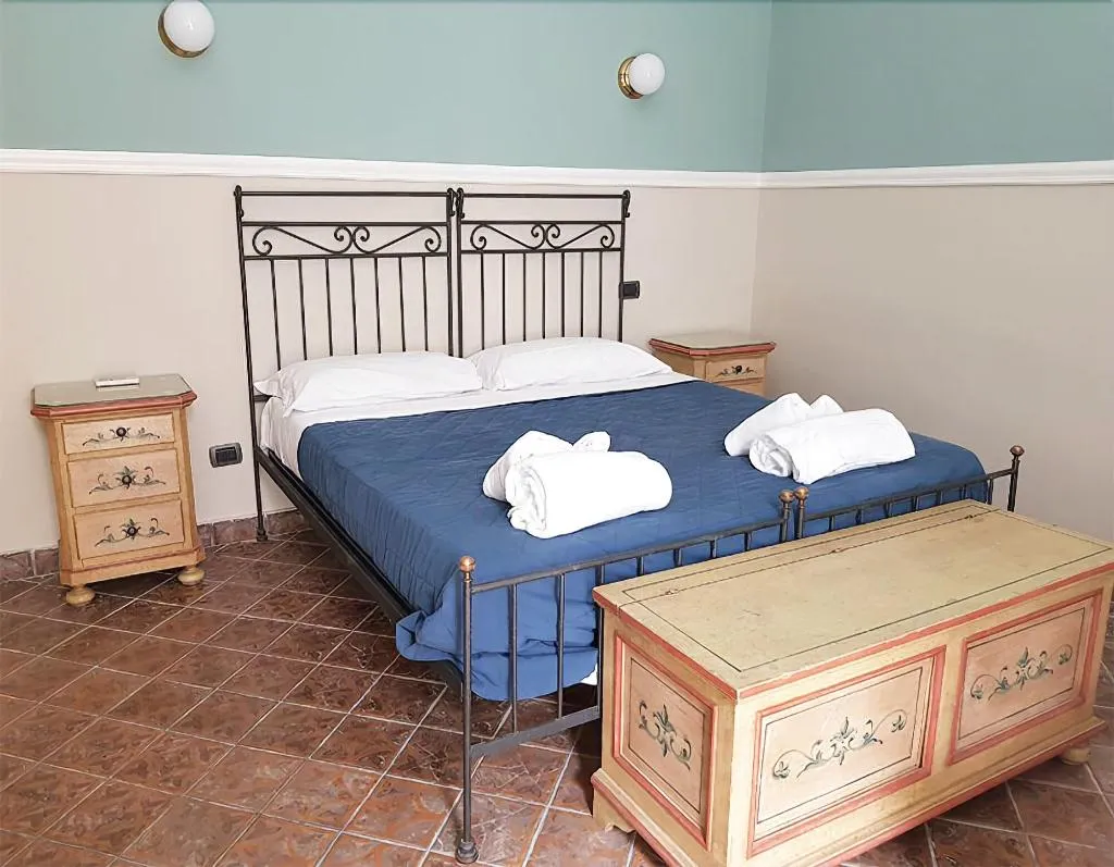 Room, B&B delle Palme, Naples