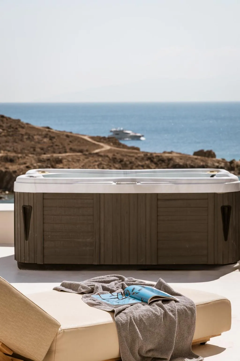 VILLA WITH JACUZZI Room, Casa Del Mar Mykonos Seaside Resort, Mykonos