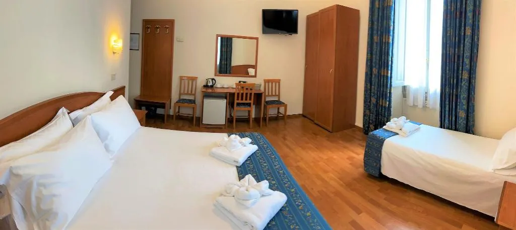 Room, Soggiorno Madrid, Florence