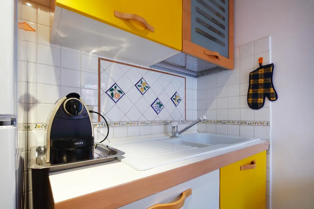 APARTMENT CAPACITY 4 Room, Residence Maximus, Rome
