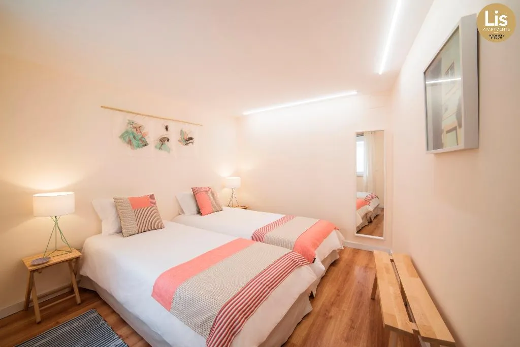 APARTMENT CAPACITY 4 ONE BEDROOM Room, Lis Apartments, Lisbon