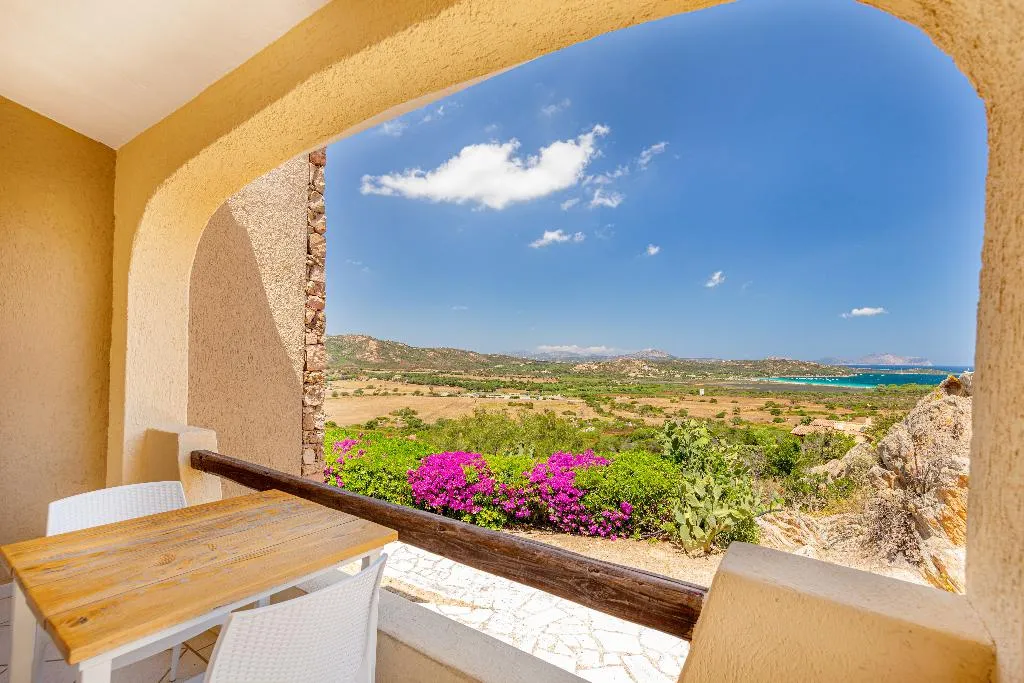 APARTMENT SEA VIEW CAPACITY 2 Room, Lu Nibareddu Aparthotel, Olbia
