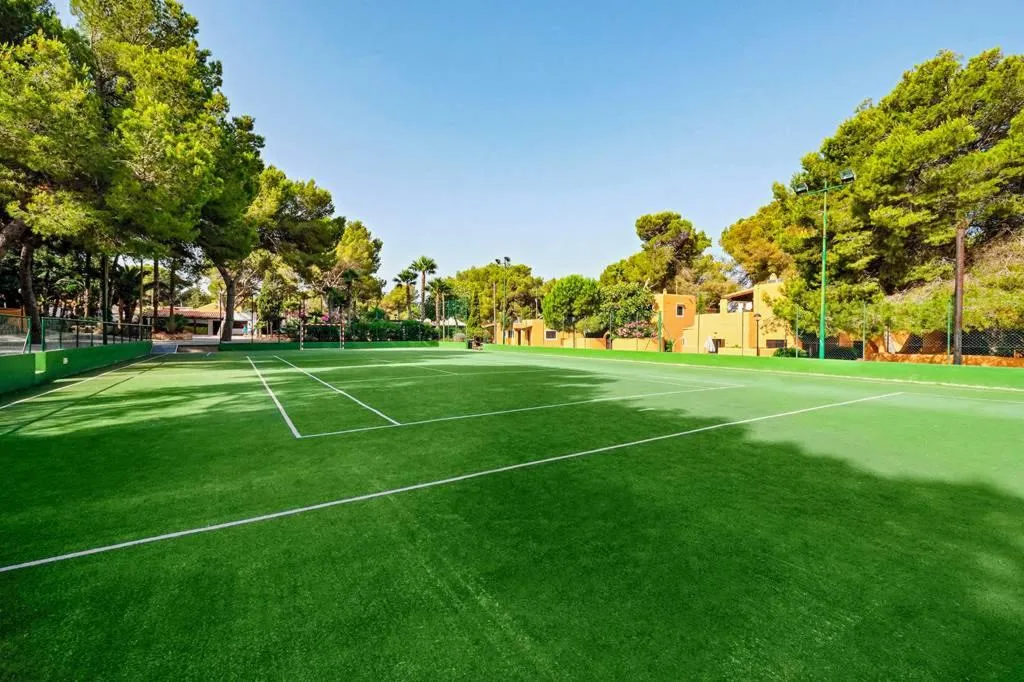 Sports and Entertainment, FERGUS Style Punta Arabi, Ibiza