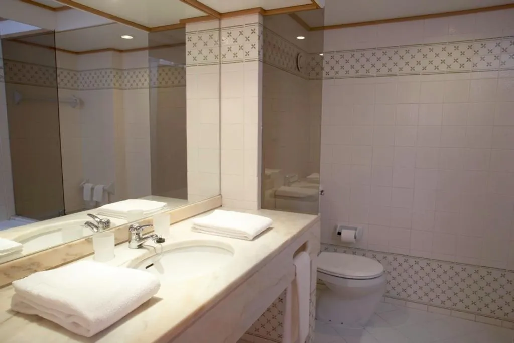 Room, Muthu Oura Praia Hotel, Algarve