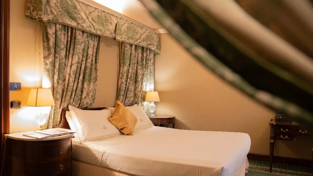 DOUBLE DELUXE Room, River Chateau, Rome