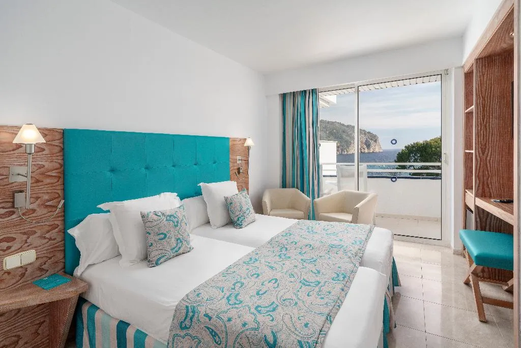 DOUBLE OCEAN FRONT Room, Alua Gran Camp de Mar Hotel, Majorca