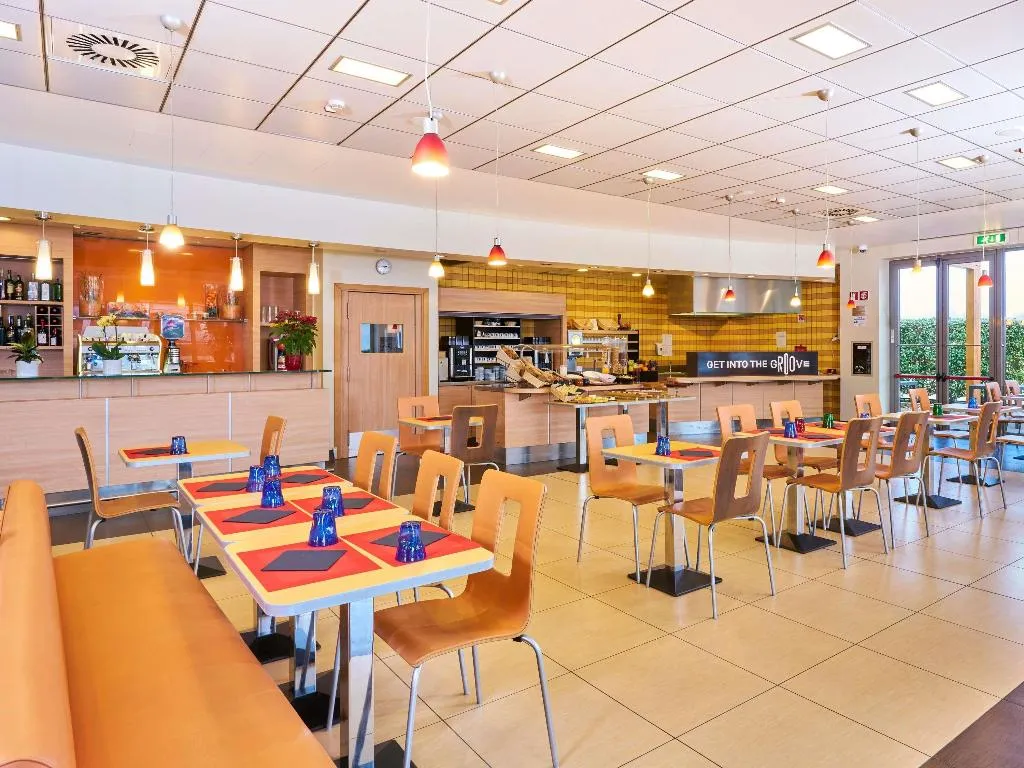 Restaurant, Ibis Como, Milan
