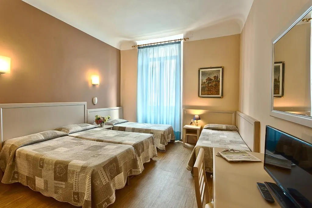 QUADRUPLE STANDARD Room, Eden, Florence