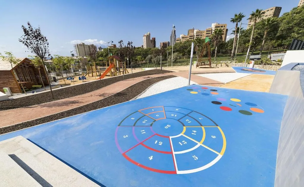 Sports and Entertainment, Sunset Drive Mar Holidays, Costa Blanca