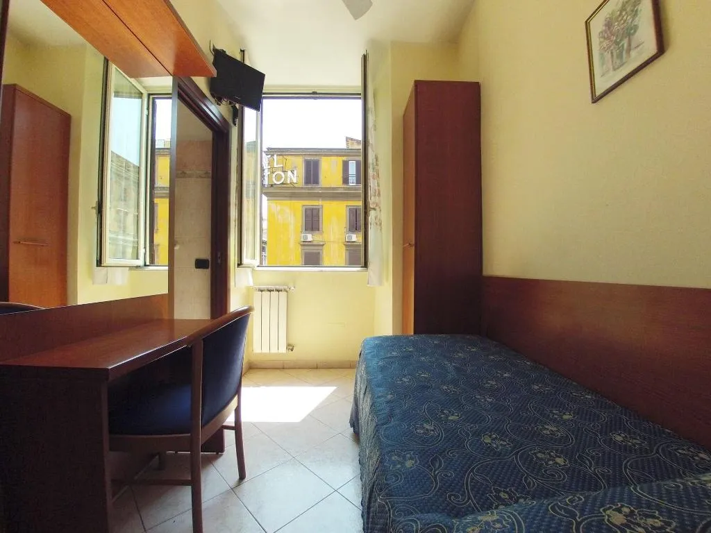 Room, Casali, Naples
