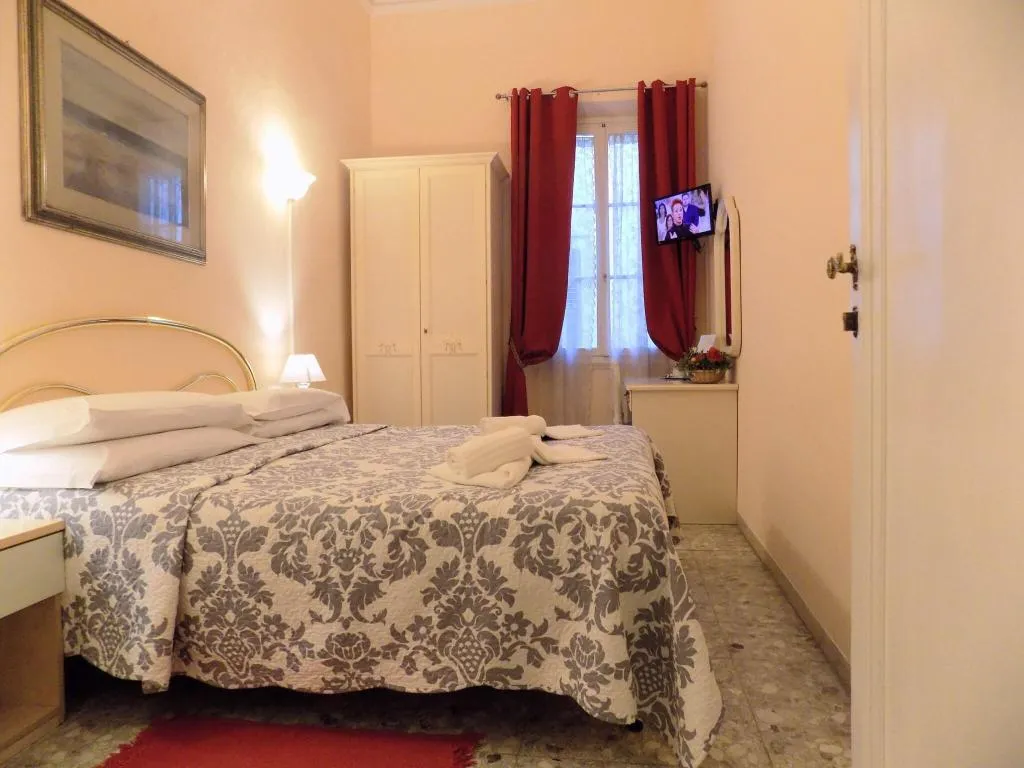 Room, Il Pitti Soggiorno, Florence