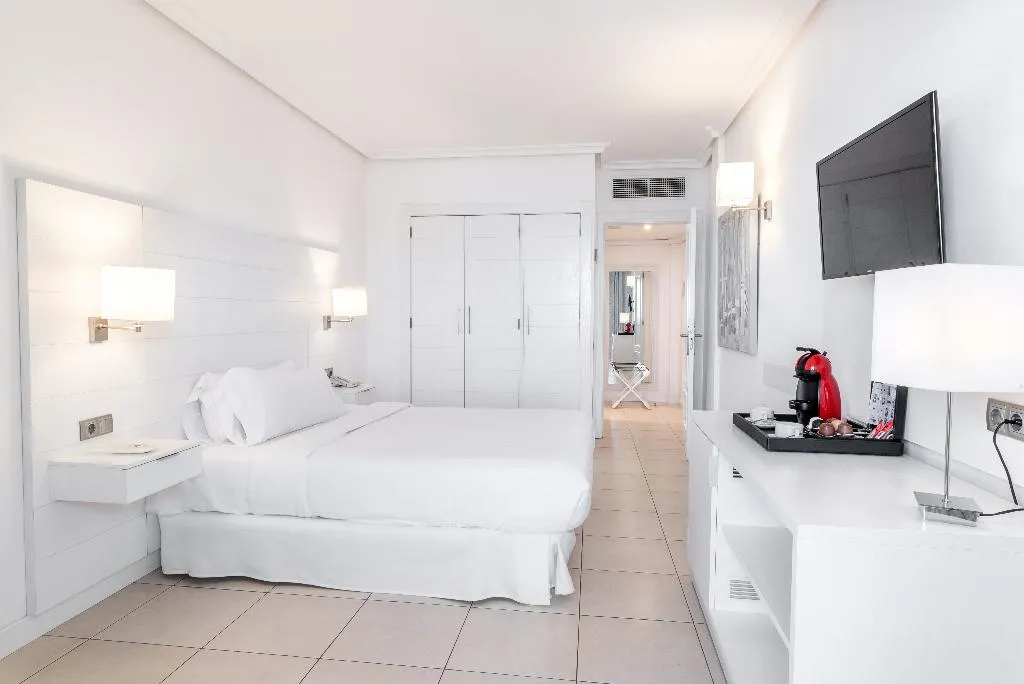 DOUBLE SINGLE USE STANDARD Room, Landmar Costa Los Gigantes Family Resort, Tenerife