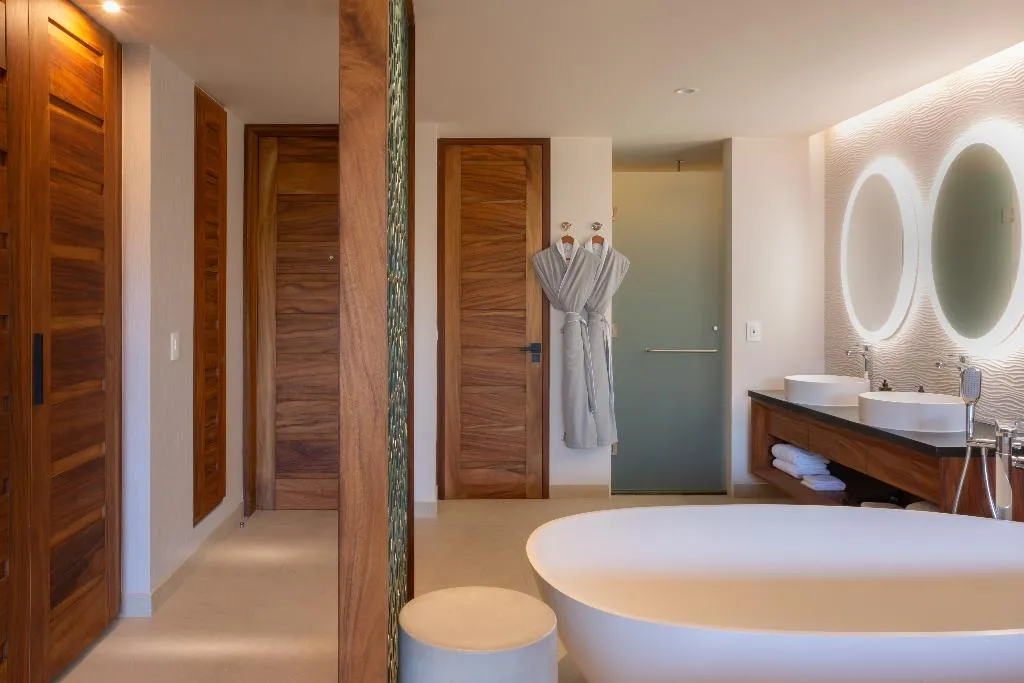 SUITE KING SIZE BED Room, Sandos Playacar All Inclusive, Cancun Area