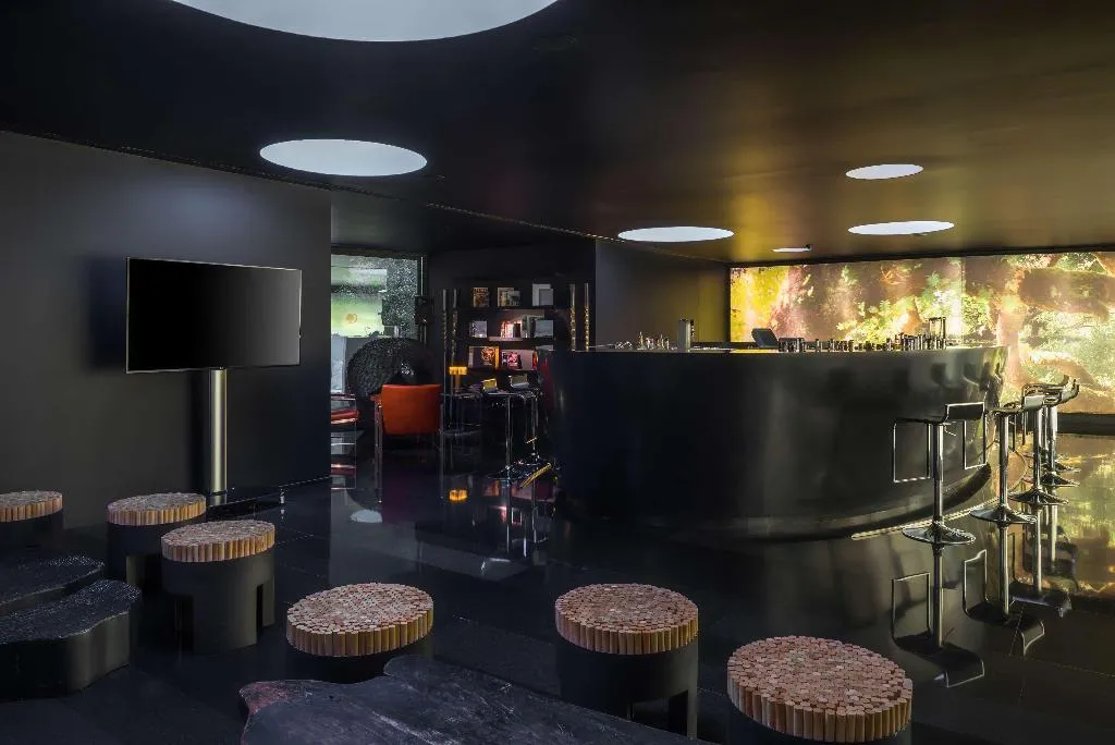 Bar, Doubletree by Hilton Lisbon - Fontana Park, Lisbon