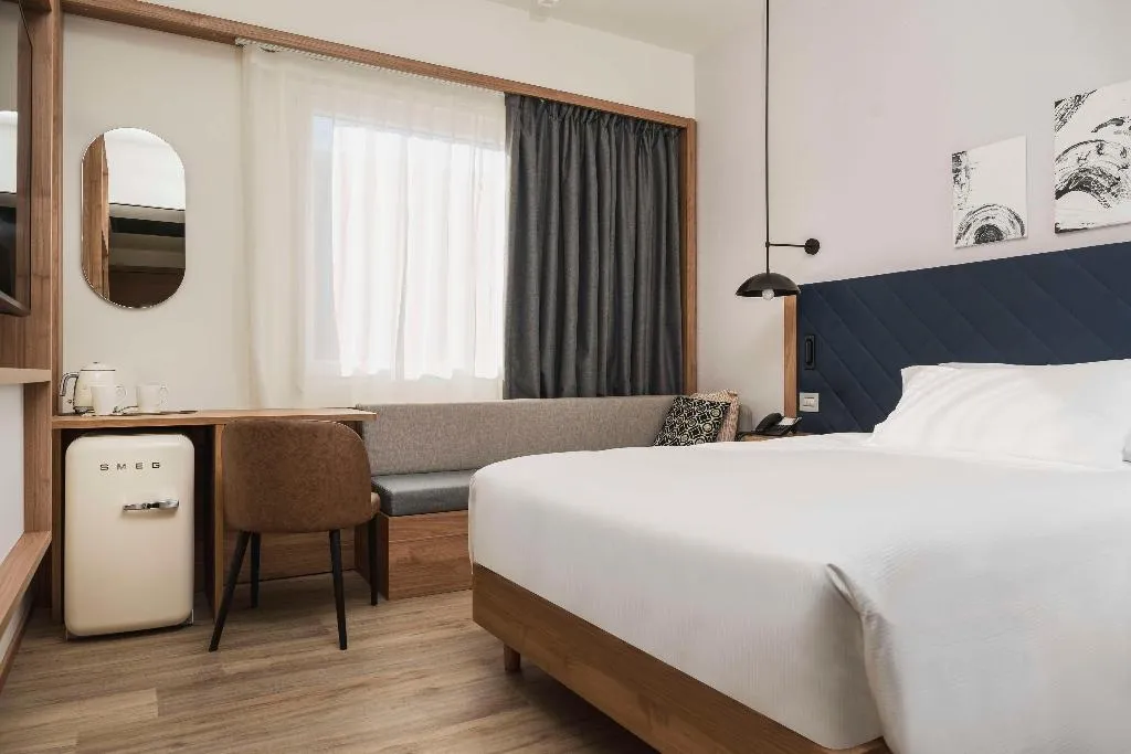 DOUBLE KING SIZE BED Room, Hilton Garden Inn Padova City Centre, Venice