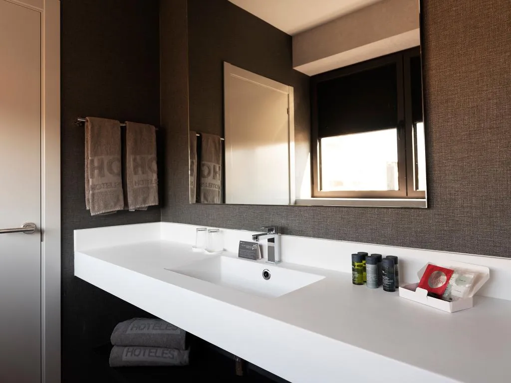 Double or Twin STANDARD Room, HG City Suites Barcelona, Barcelona