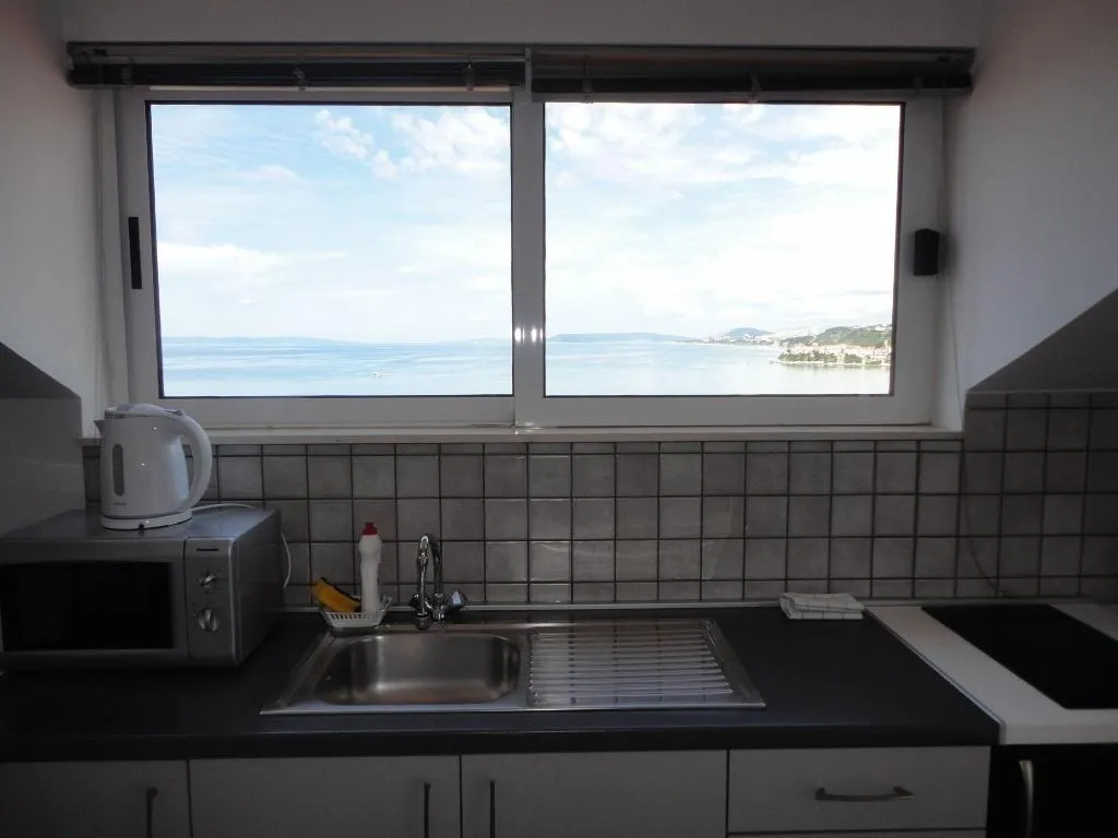 Room, Pink Inn, Split