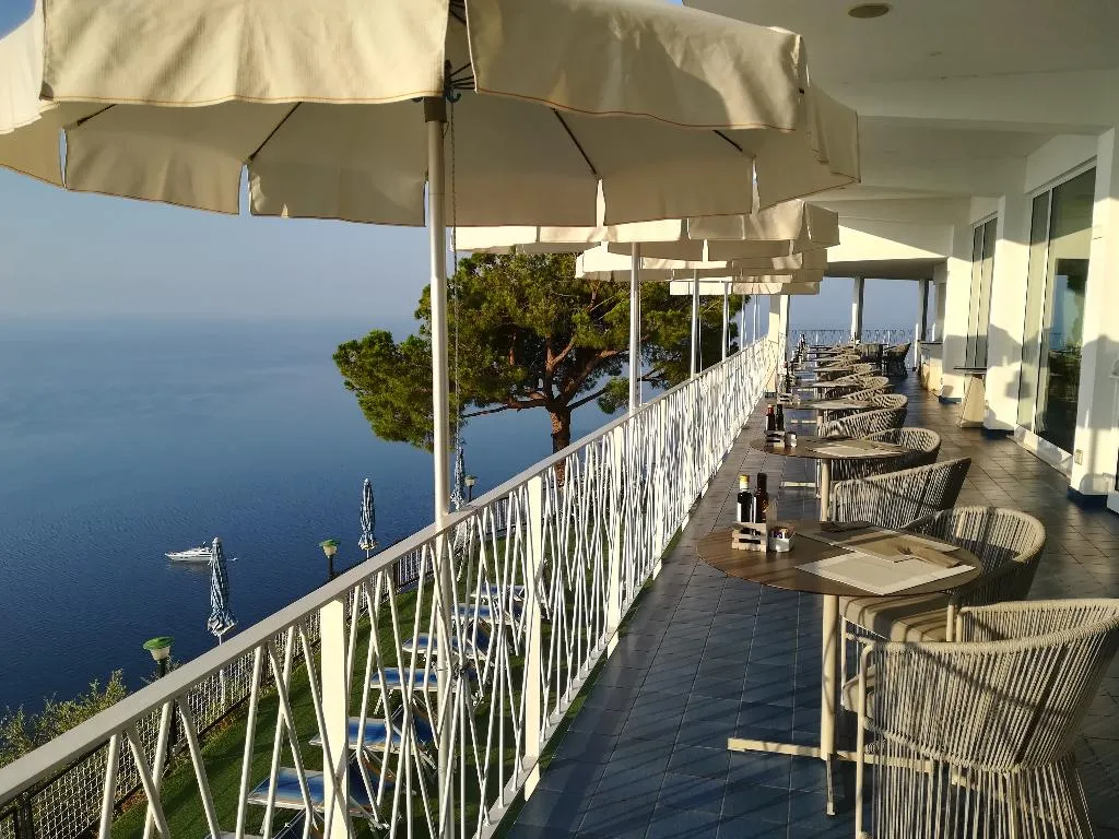 Terrace, Grand Hotel Excelsior, Naples