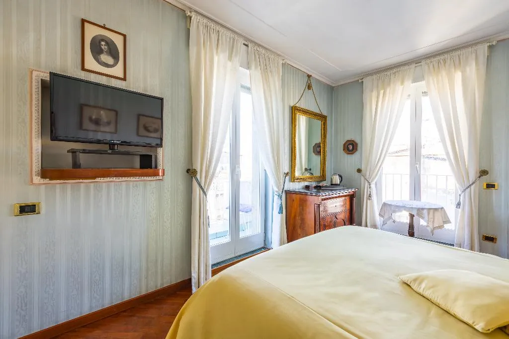 DOUBLE SUPERIOR WITH AIR CONDITIONING Room, La Casa Di Bruno, Naples
