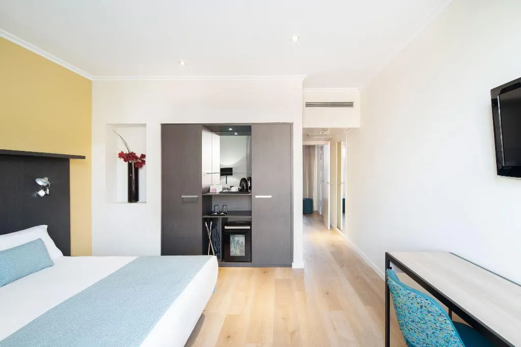 JUNIOR SUITE STANDARD Room, Hotel Alimara Barcelona, Barcelona