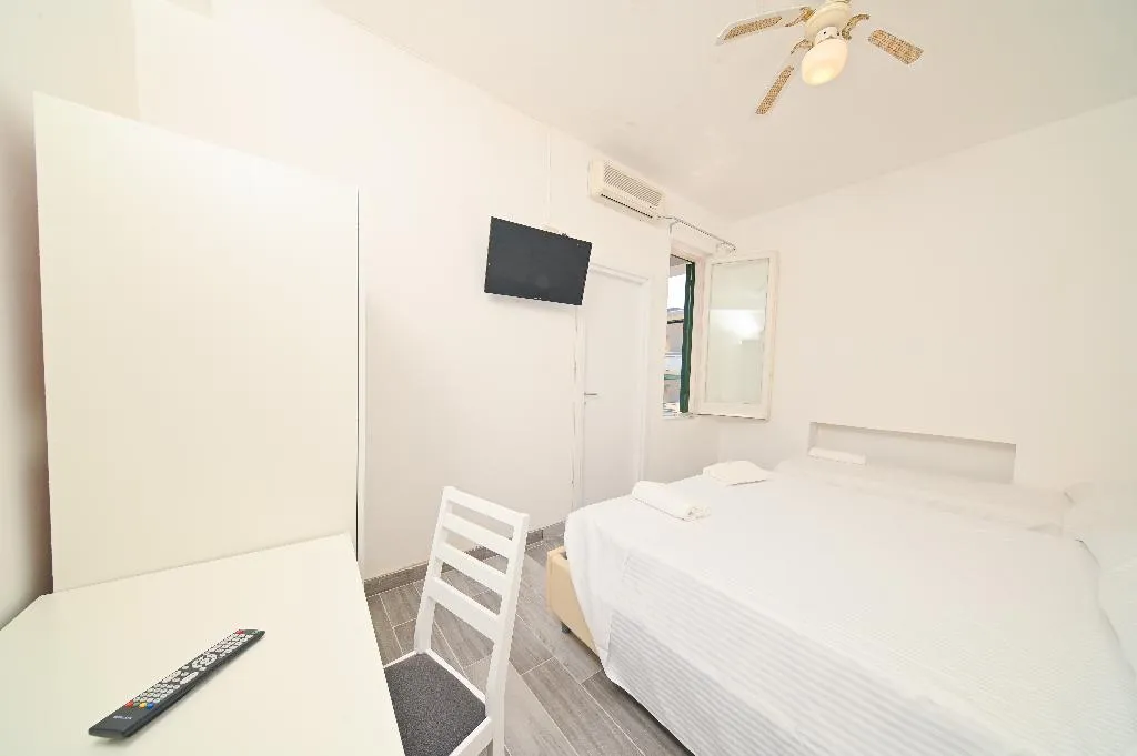 Room, Villa Diana Ischia, Naples